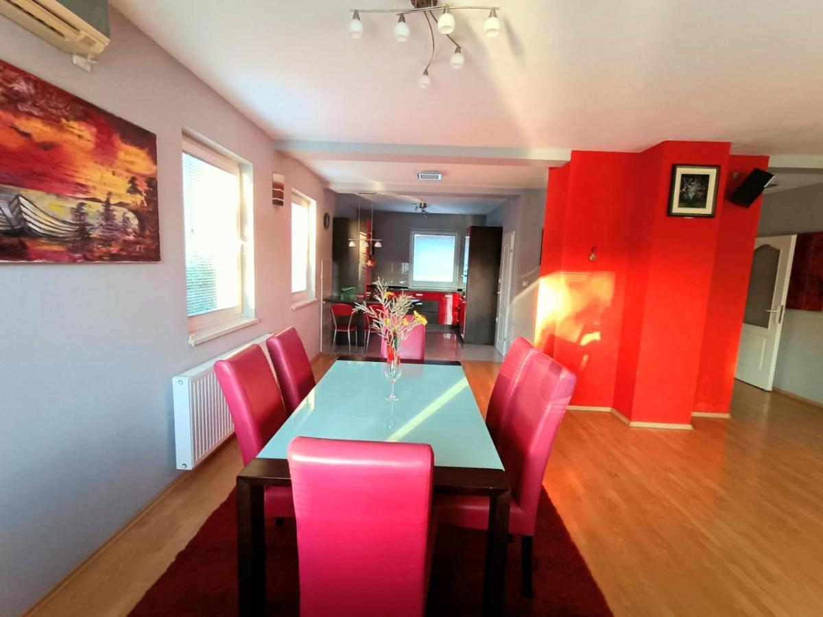 Villa 2 Etagen Mit Grossen Garten Modrica ภายนอก รูปภาพ